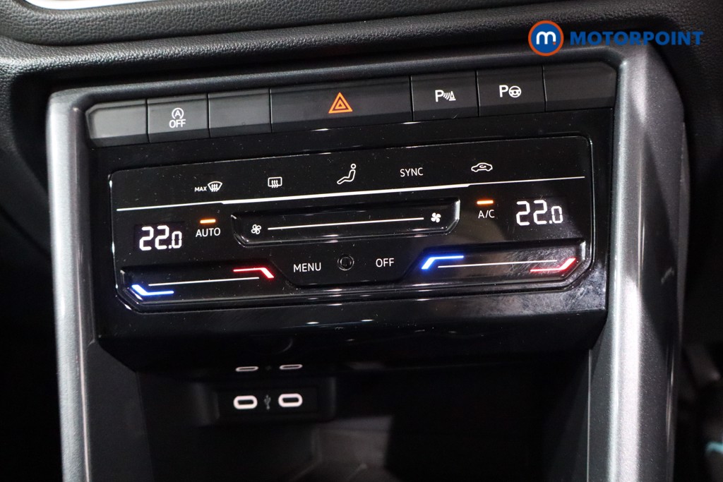 Used Volkswagen T-Roc 2024 for sale - 76545650: Photo 25