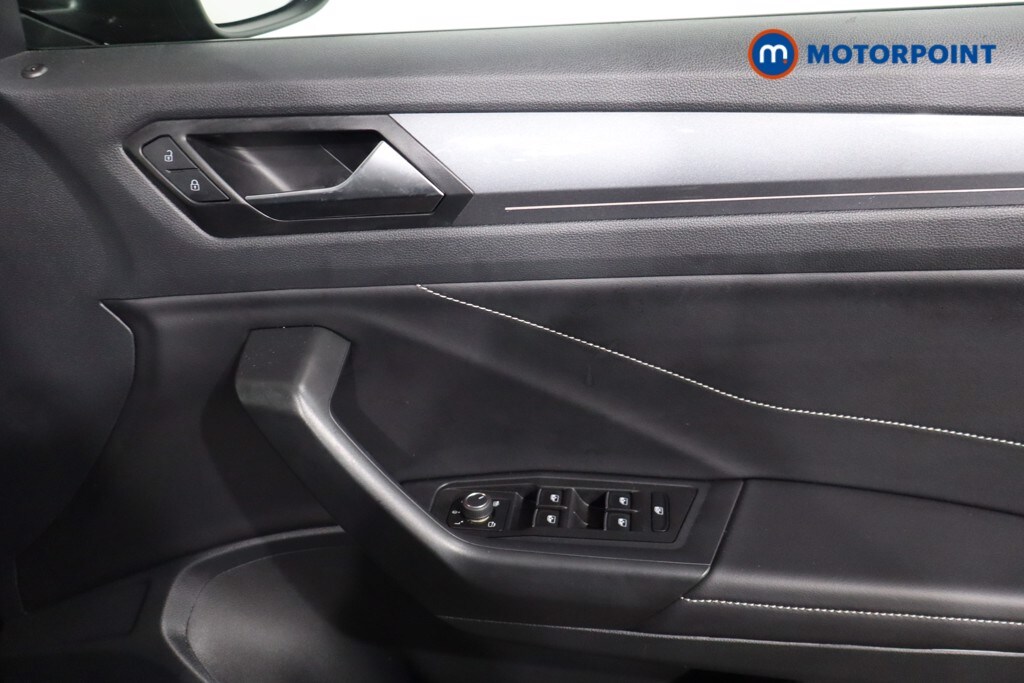 Used Volkswagen T-Roc 2024 for sale - 76545650: Photo 30