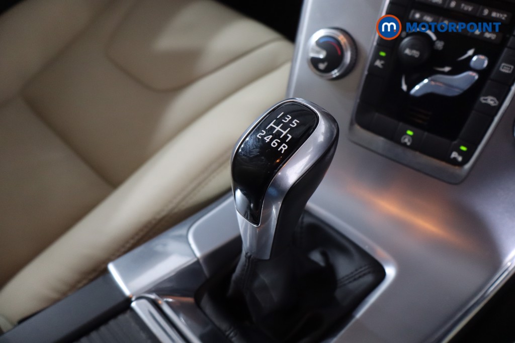 Used Volvo V60 2016 for sale - 78153282: Photo 28