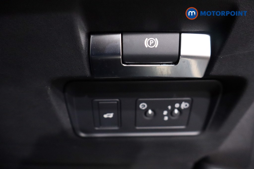 Used Land Rover Discovery Sport 2021 for sale - 77730293: Photo 24