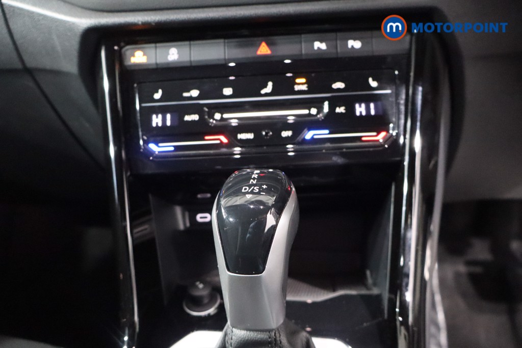 Used Volkswagen T-Roc 2022 for sale - 76777575: Photo 25