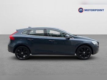 Used Volvo V40 2018 for sale - 79134279: Photo