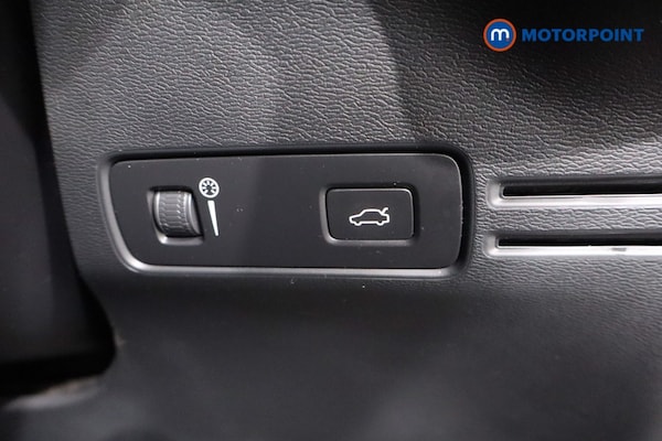 Used Volvo XC40 2021 for sale - 76303414: Photo 27