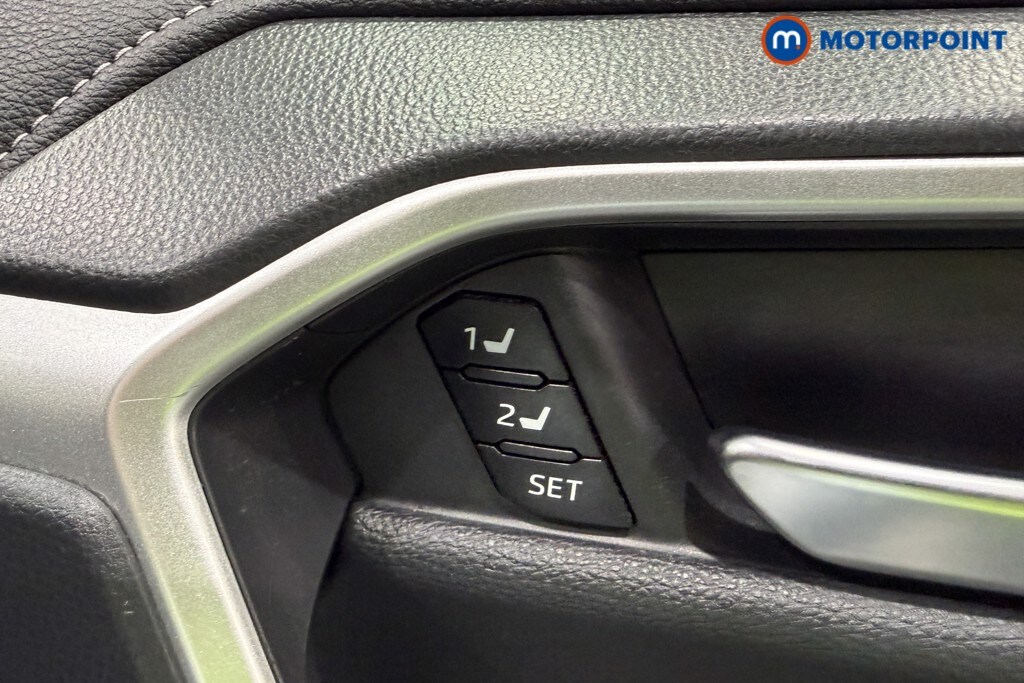 Used Toyota RAV4 2020 for sale - 77760201: Photo 25