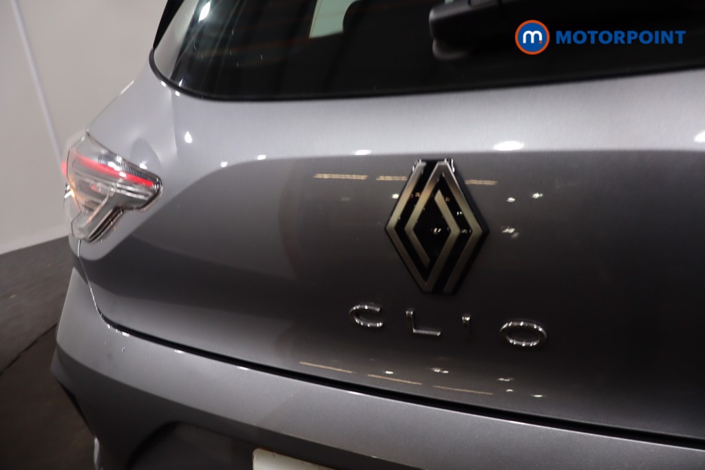 Used Renault Clio 2024 for sale - 77639779: Photo 36