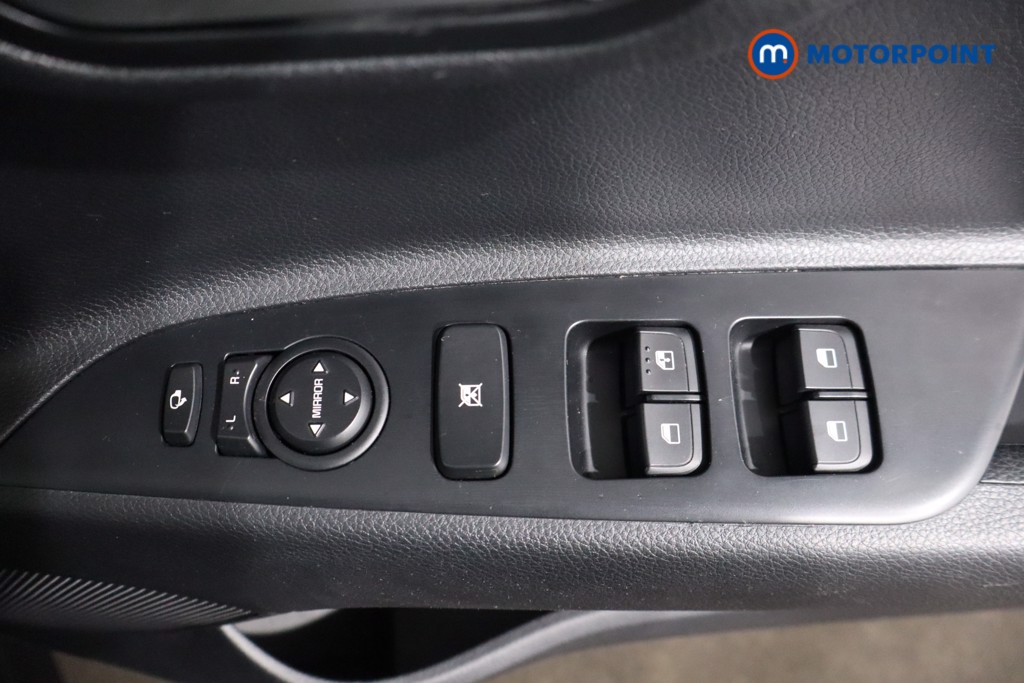 Used Kia Stonic 2018 for sale - 76958071: Photo 27