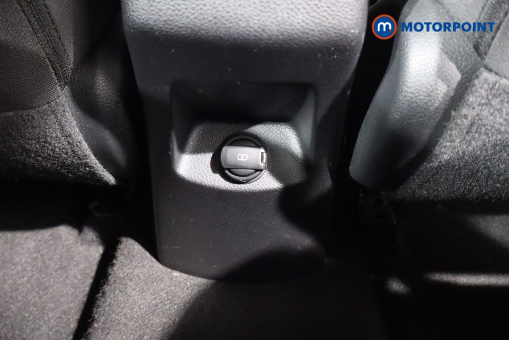 Used Kia Stonic 2018 for sale - 77069488: Photo 26