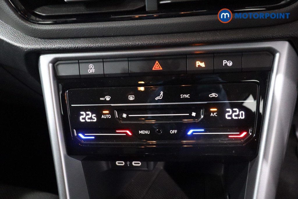 Used Volkswagen T-Roc 2023 for sale - 77830874: Photo 28