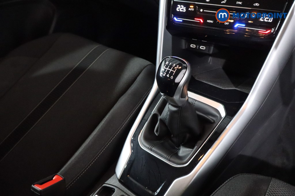 Used Volkswagen T-Roc 2023 for sale - 77830874: Photo 29