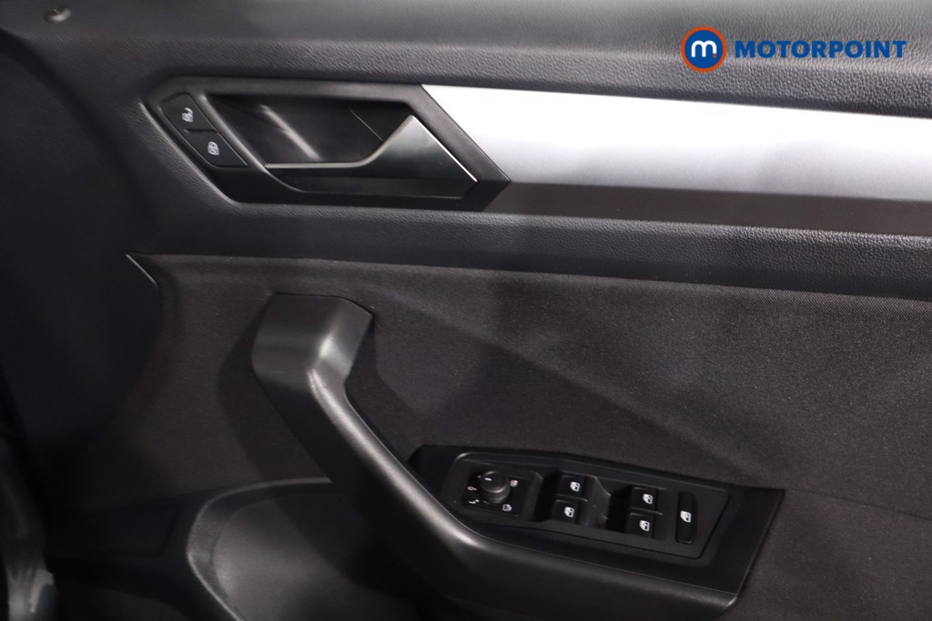 Used Volkswagen T-Roc 2023 for sale - 77830874: Photo 32