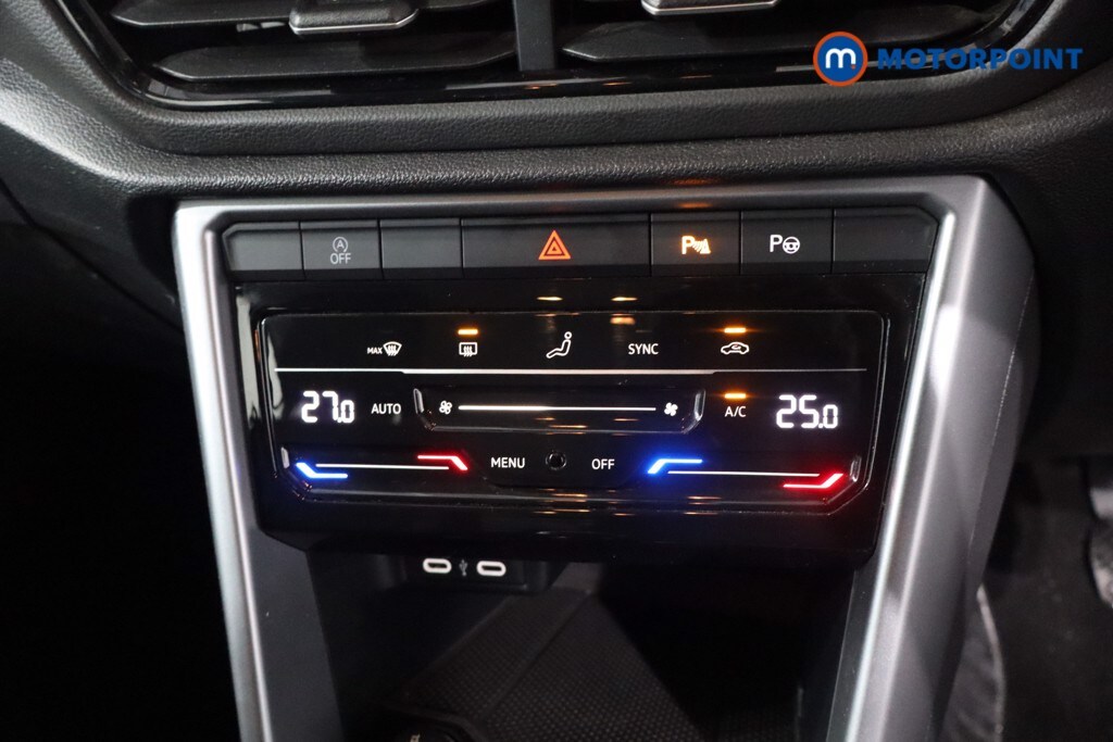 Used Volkswagen T-Roc 2023 for sale - 77364617: Photo 26