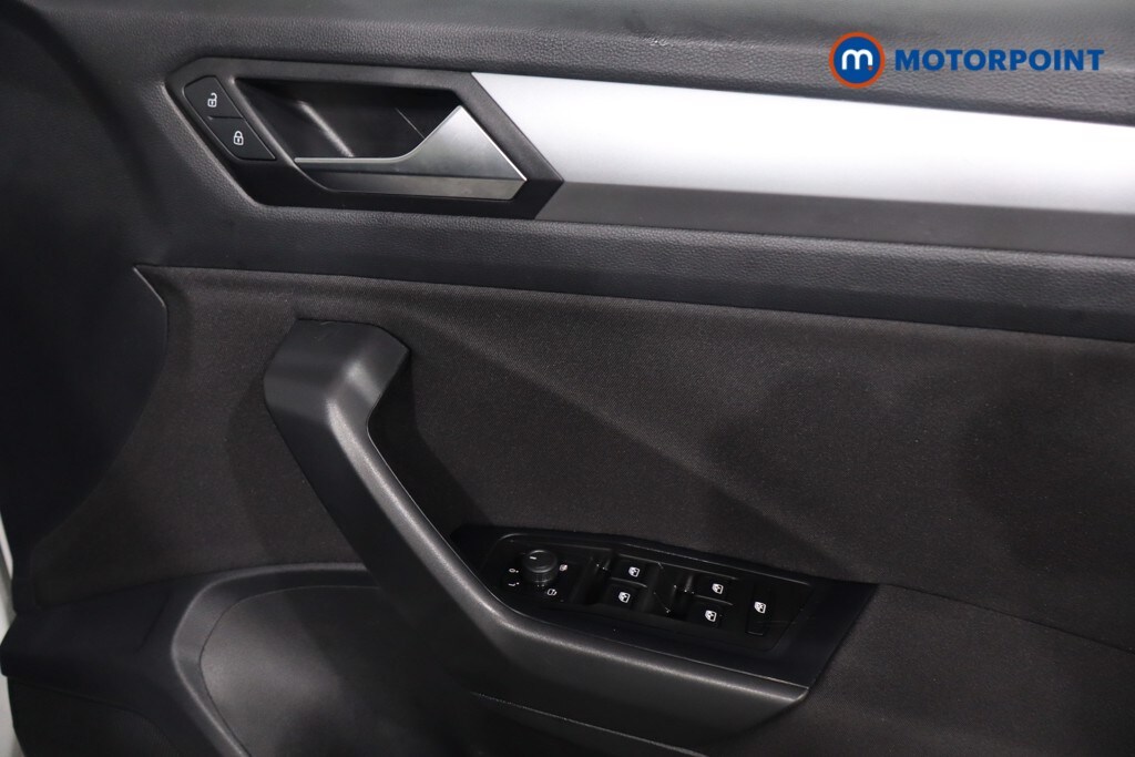 Used Volkswagen T-Roc 2023 for sale - 77364617: Photo 32