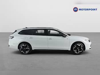 Used Volkswagen Passat 2025 for sale - 79625934: Photo