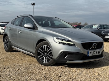 Used Volvo V40 2017 for sale - 78685036: Photo
