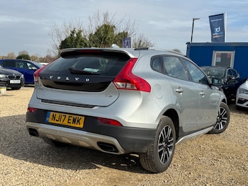 Used Volvo V40 2017 for sale - 78685036: Photo