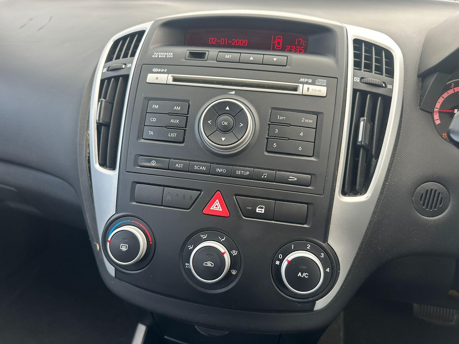 Used Kia Ceed 2011 for sale - 76094707: Photo 13