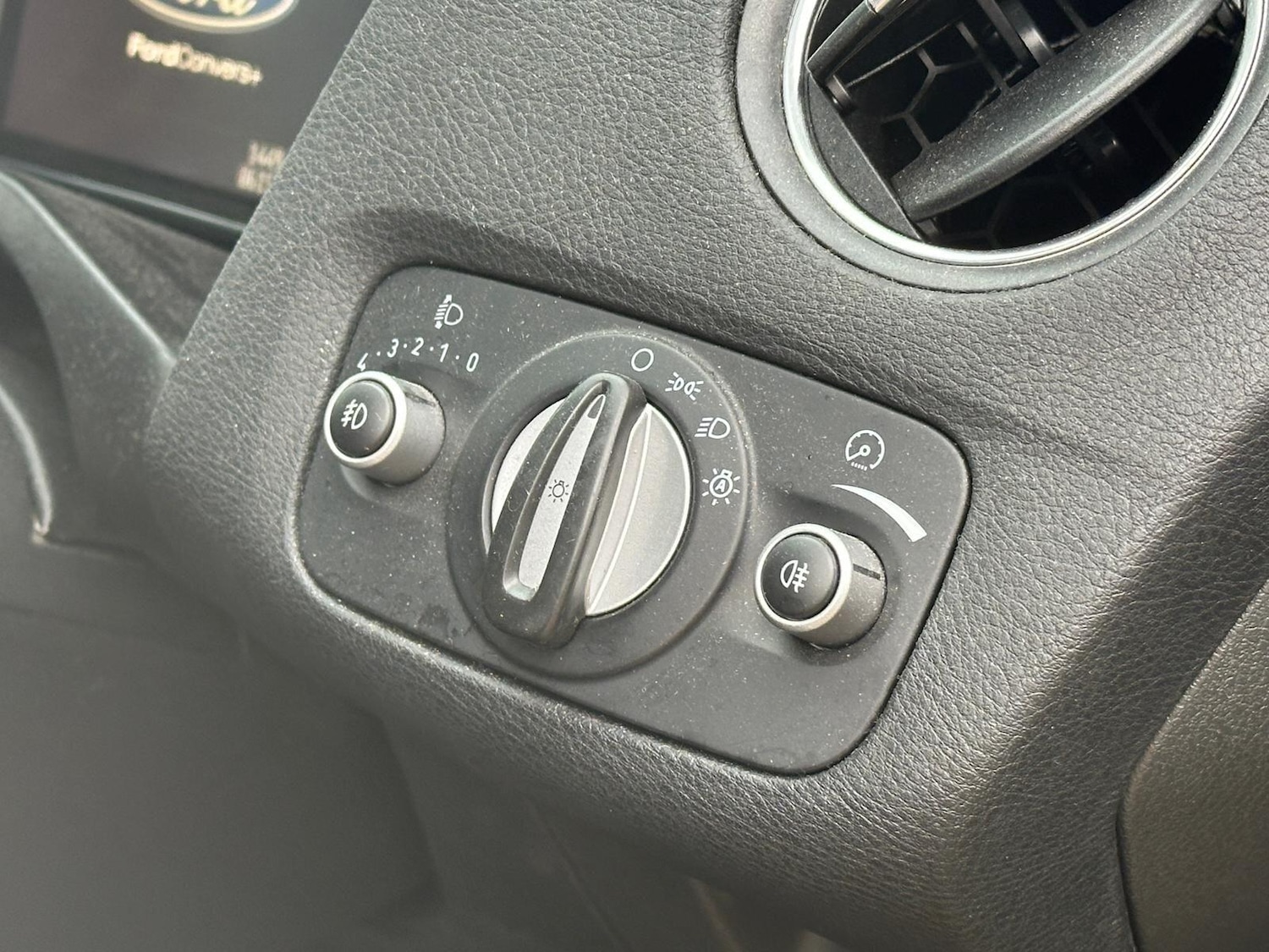 Used Ford Mondeo 2011 for sale - 77784211: Photo 23