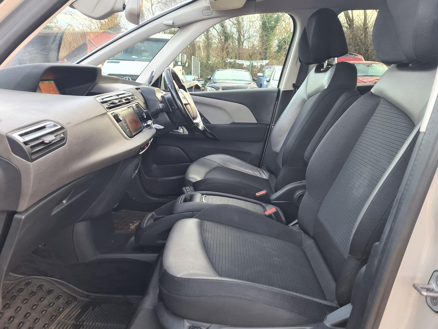 Used Citroen C4 Grand Picasso 2017 for sale - 76912863: Photo 9