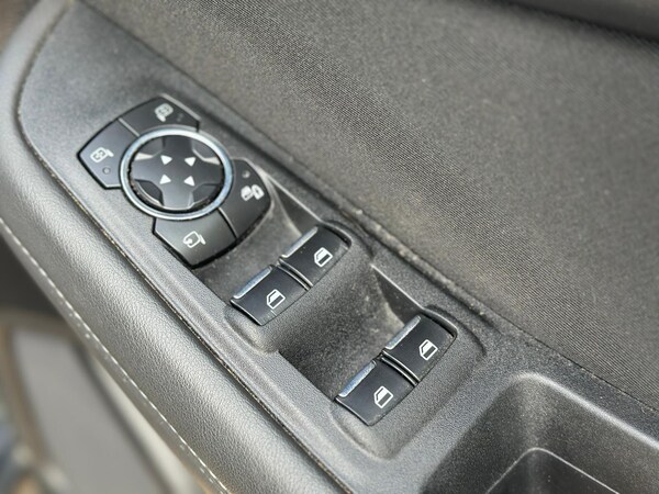 Used Ford S-Max 2016 for sale - 76108807: Photo 19