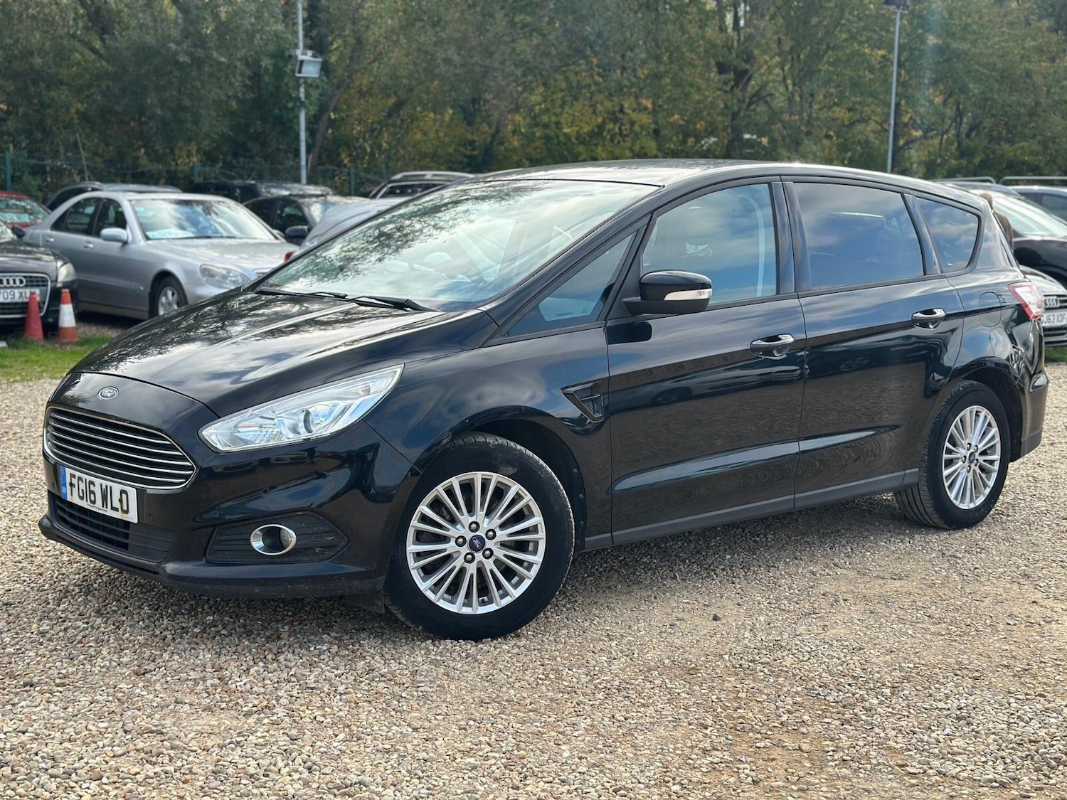 Used Ford S-Max 2016 for sale - 76108807: Photo 2