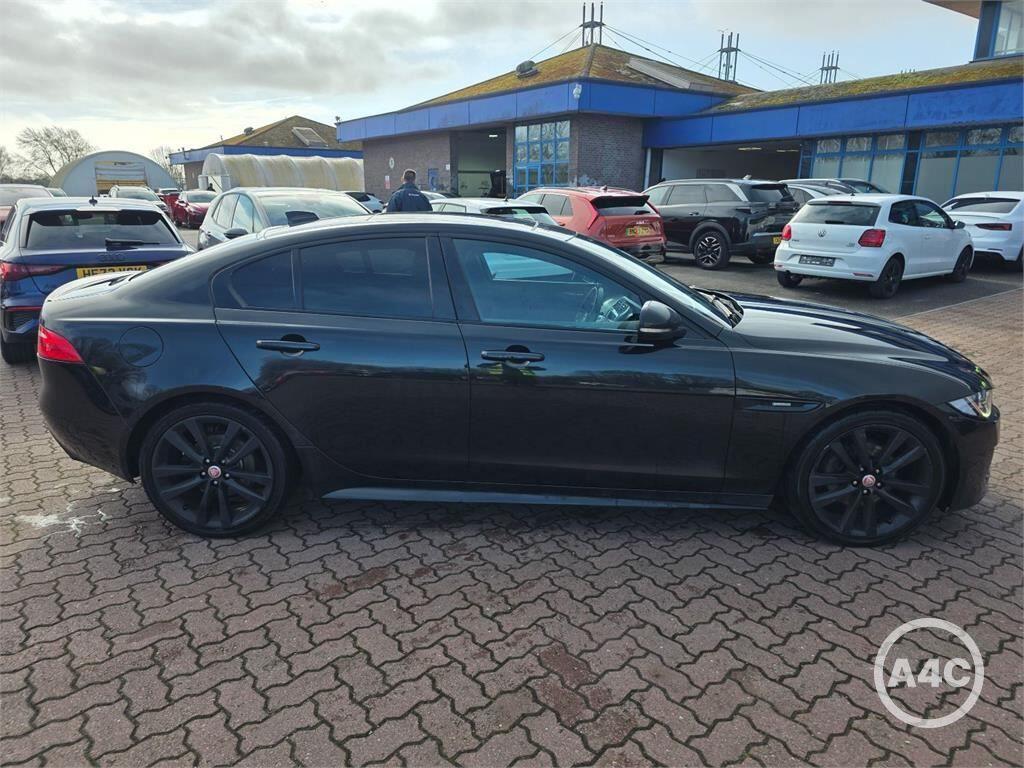 Used Jaguar XE 2017 for sale - 77939507: Photo 4