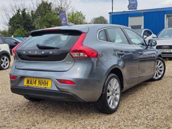Used Volvo V40 2014 for sale - 74425324: Photo