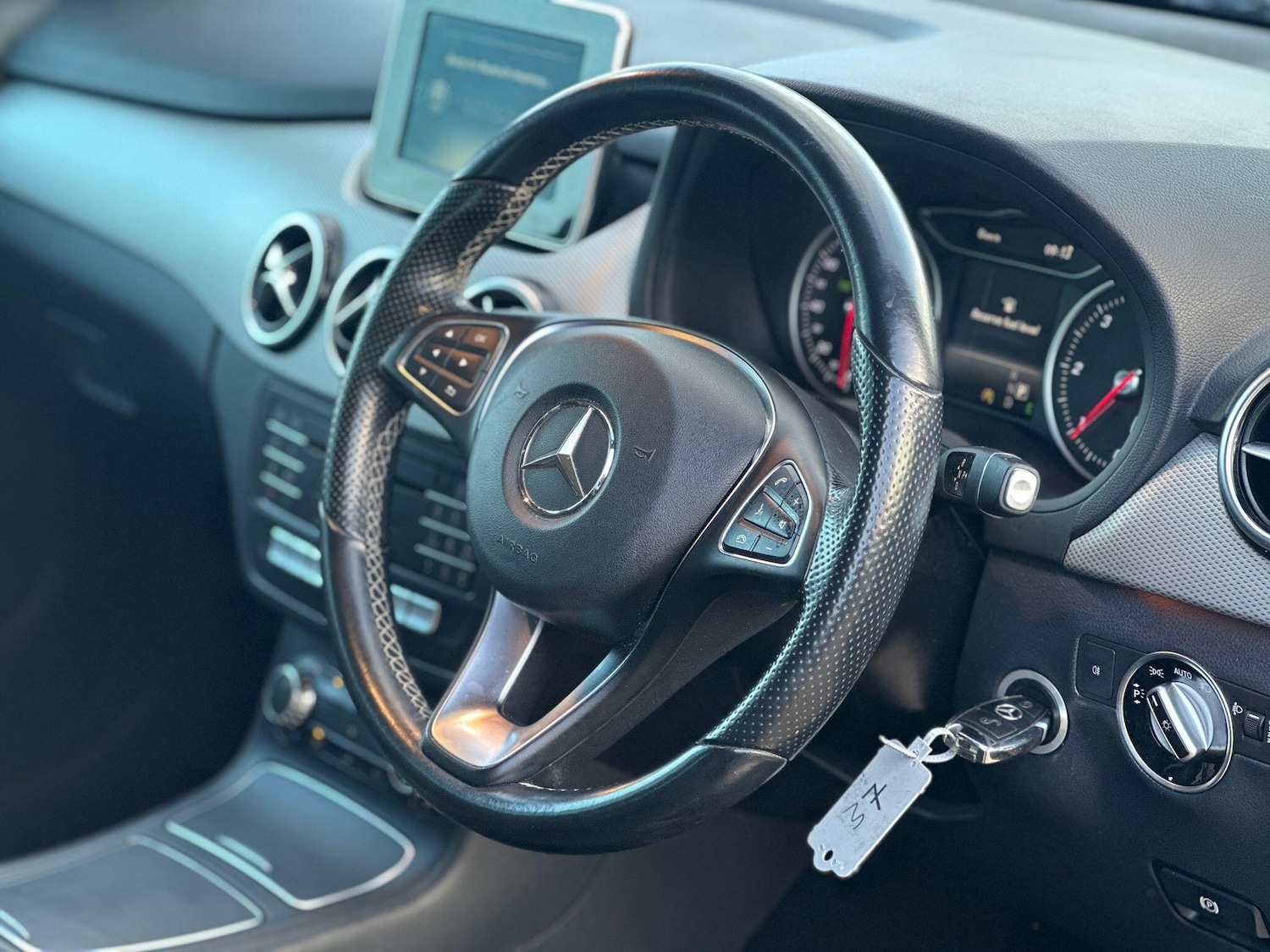 Used Mercedes-Benz B Class 2014 for sale - 76644600: Photo 14