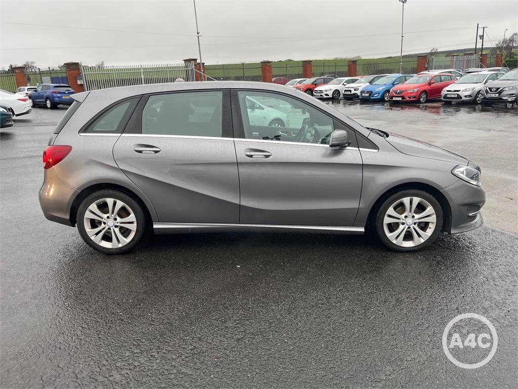 Used Mercedes-Benz B Class 2014 for sale - 76644600: Photo 2