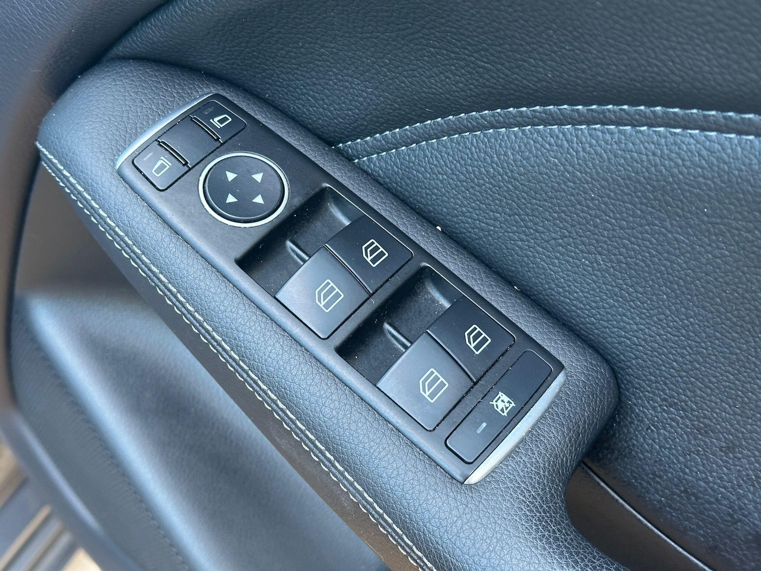 Used Mercedes-Benz B Class 2014 for sale - 76644600: Photo 41