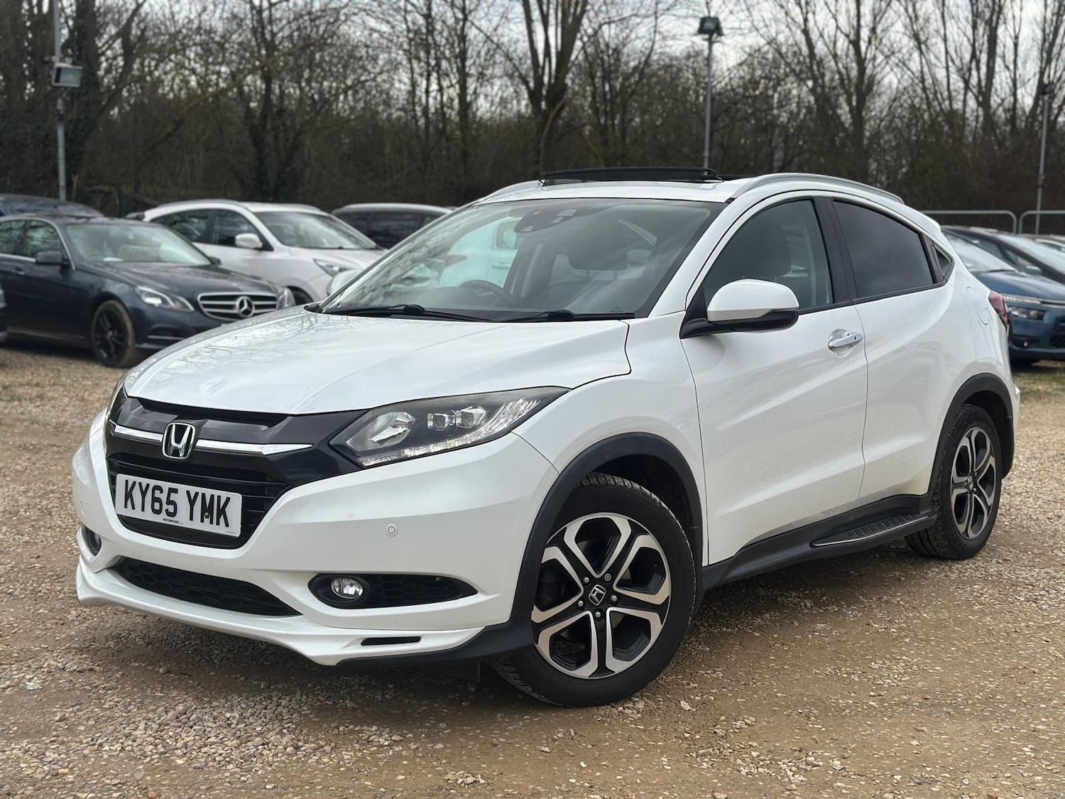Used Honda HR-V 2015 for sale - 77683891: Photo 2