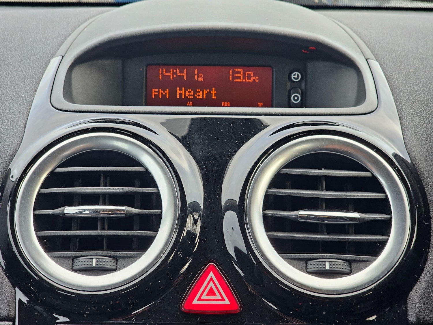 Used Vauxhall Corsa 2013 for sale - 76936175: Photo 17