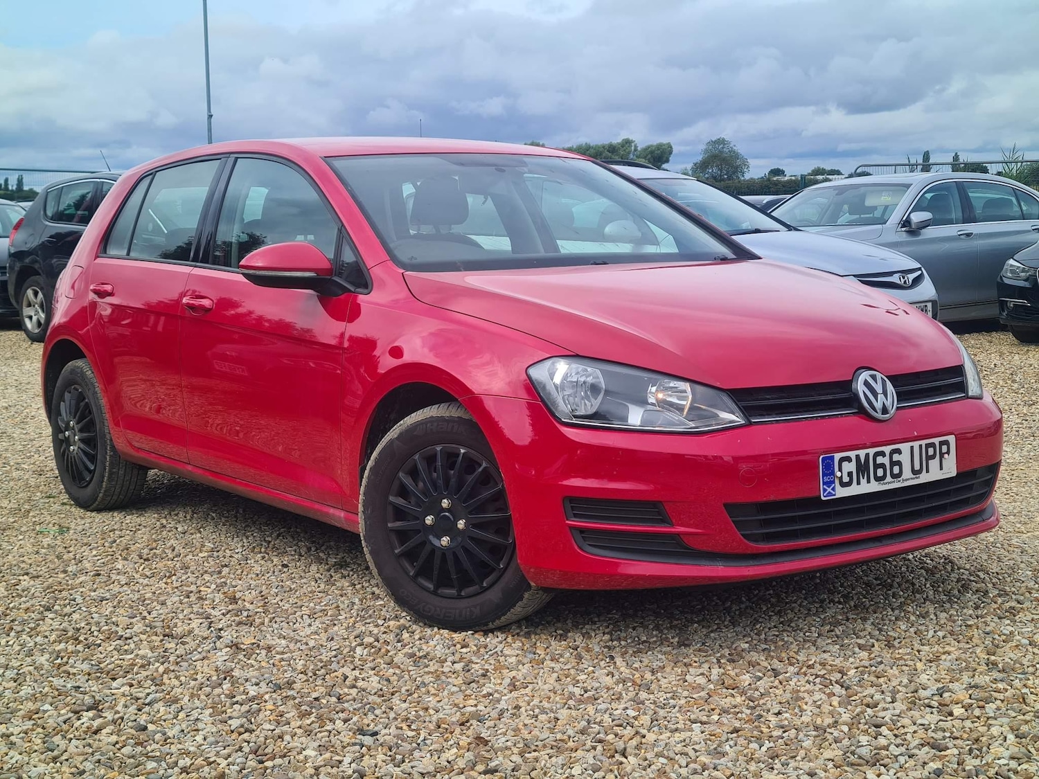 Used Volkswagen Golf 2017 for sale - 76072029: Photo 1