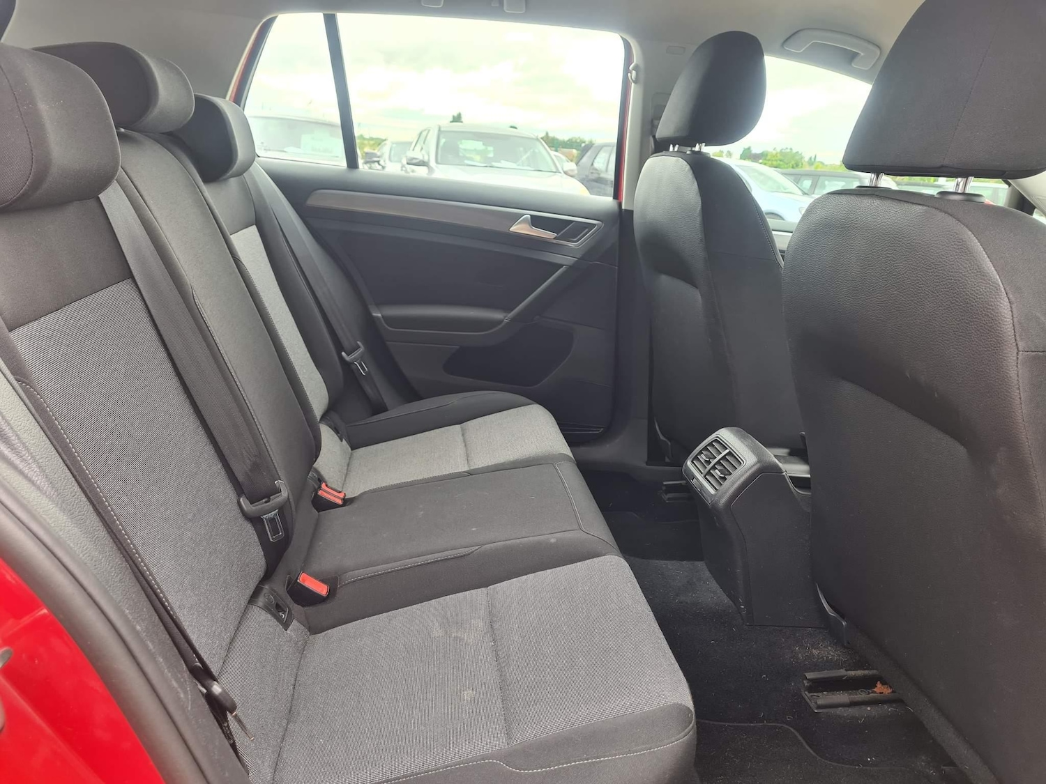 Used Volkswagen Golf 2017 for sale - 76072029: Photo 9