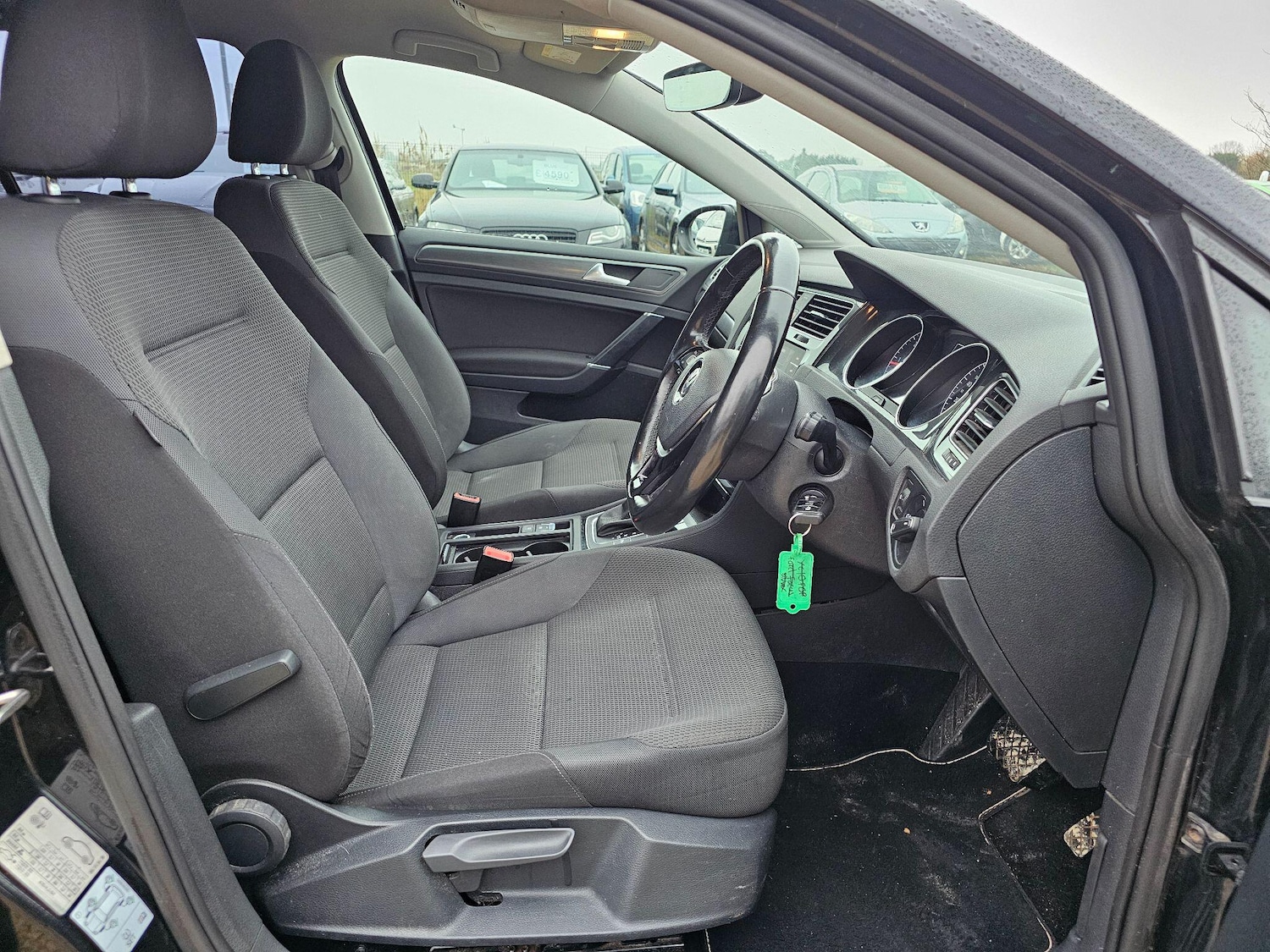 Used Volkswagen Golf 2017 for sale - 77101710: Photo 7