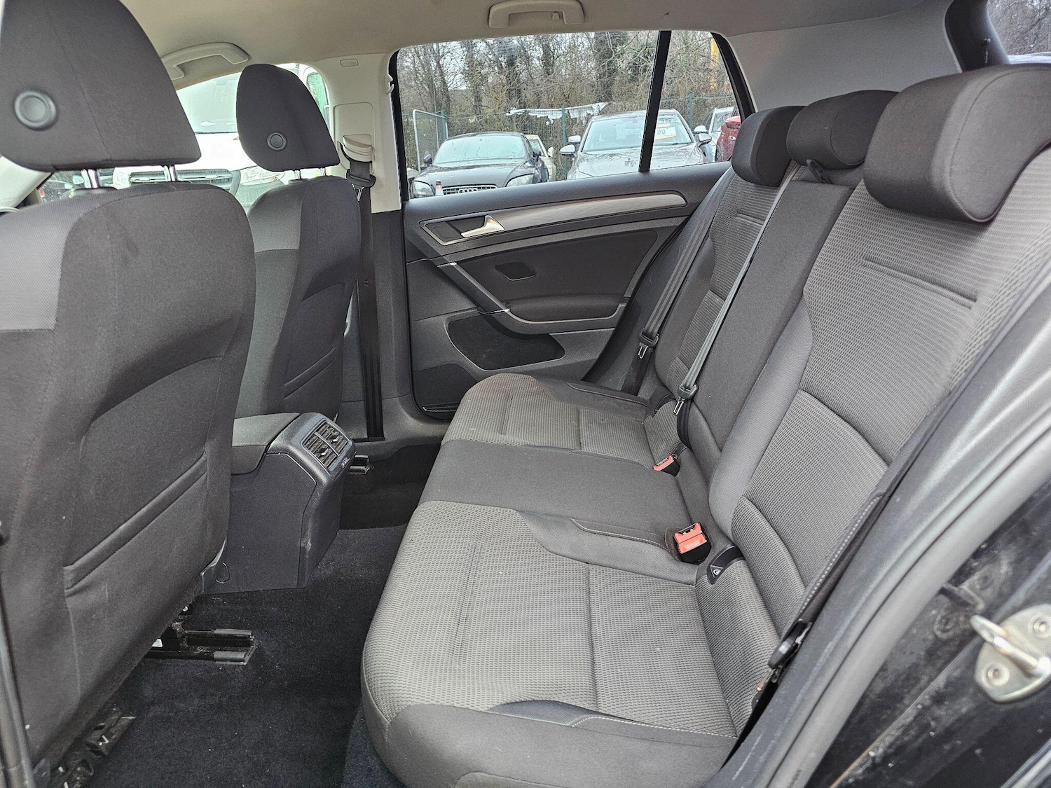 Used Volkswagen Golf 2017 for sale - 77101710: Photo 9