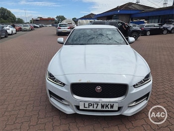 Used Jaguar XE 2017 for sale - 79092828: Photo