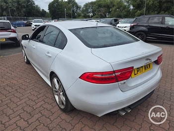 Used Jaguar XE 2017 for sale - 79092828: Photo