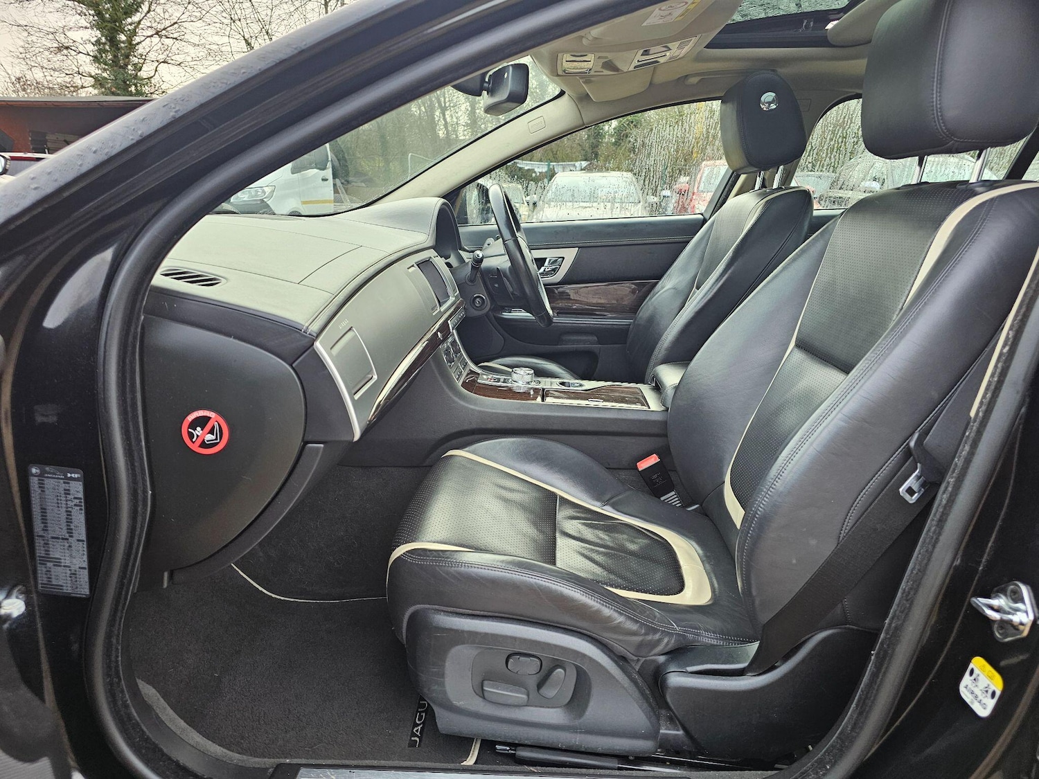 Used Jaguar XF 2015 for sale - 77016763: Photo 10