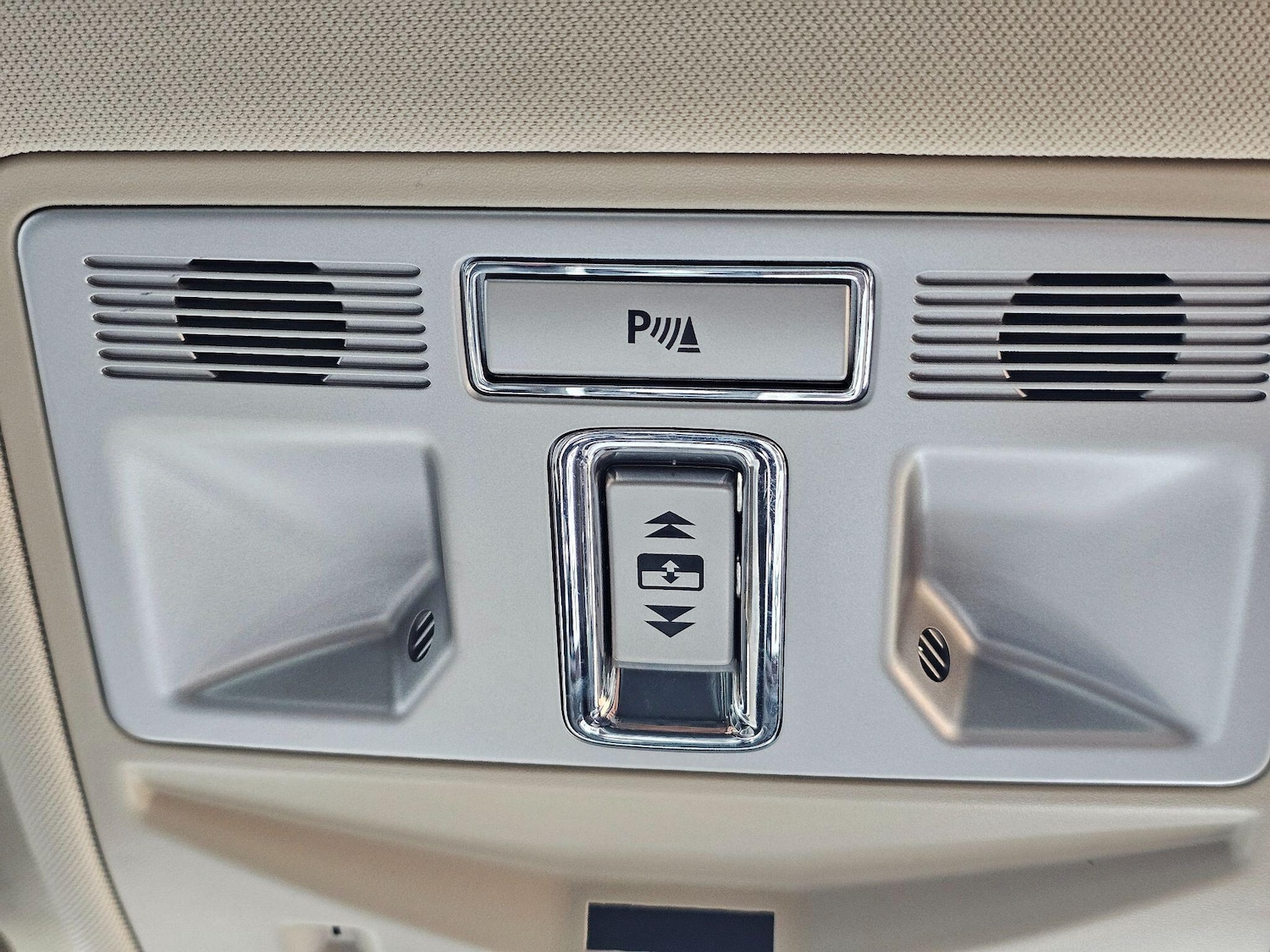 Used Jaguar XF 2015 for sale - 77016763: Photo 32