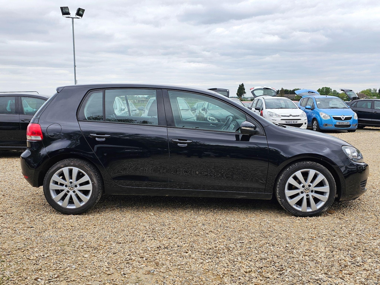 Used Volkswagen Golf 2011 for sale - 76270125: Photo 5