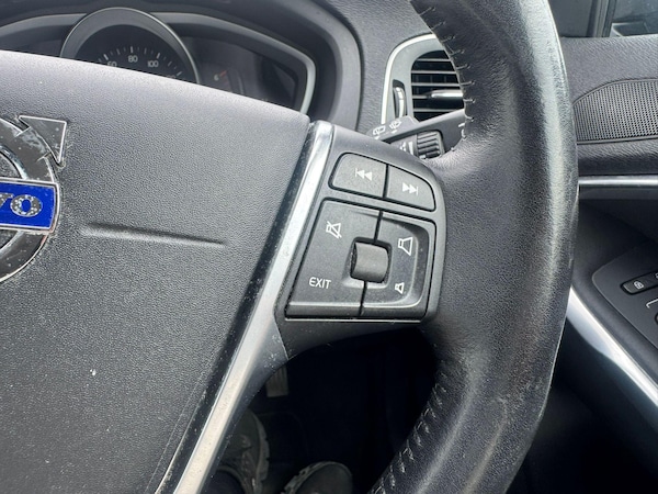 Used Volvo V40 Cross Country 2015 for sale - 75387867: Photo 19