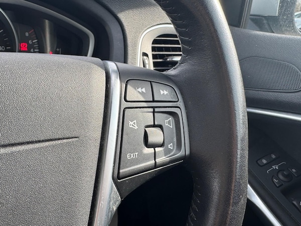 Used Volvo V40 Cross Country 2017 for sale - 75257845: Photo 21