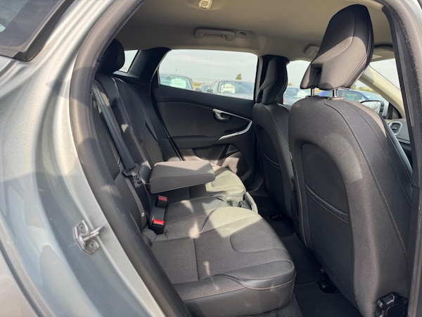 Used Volvo V40 Cross Country 2017 for sale - 75257845: Photo 9