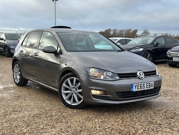 Used Volkswagen Golf 2015 for sale - 77101734: Photo