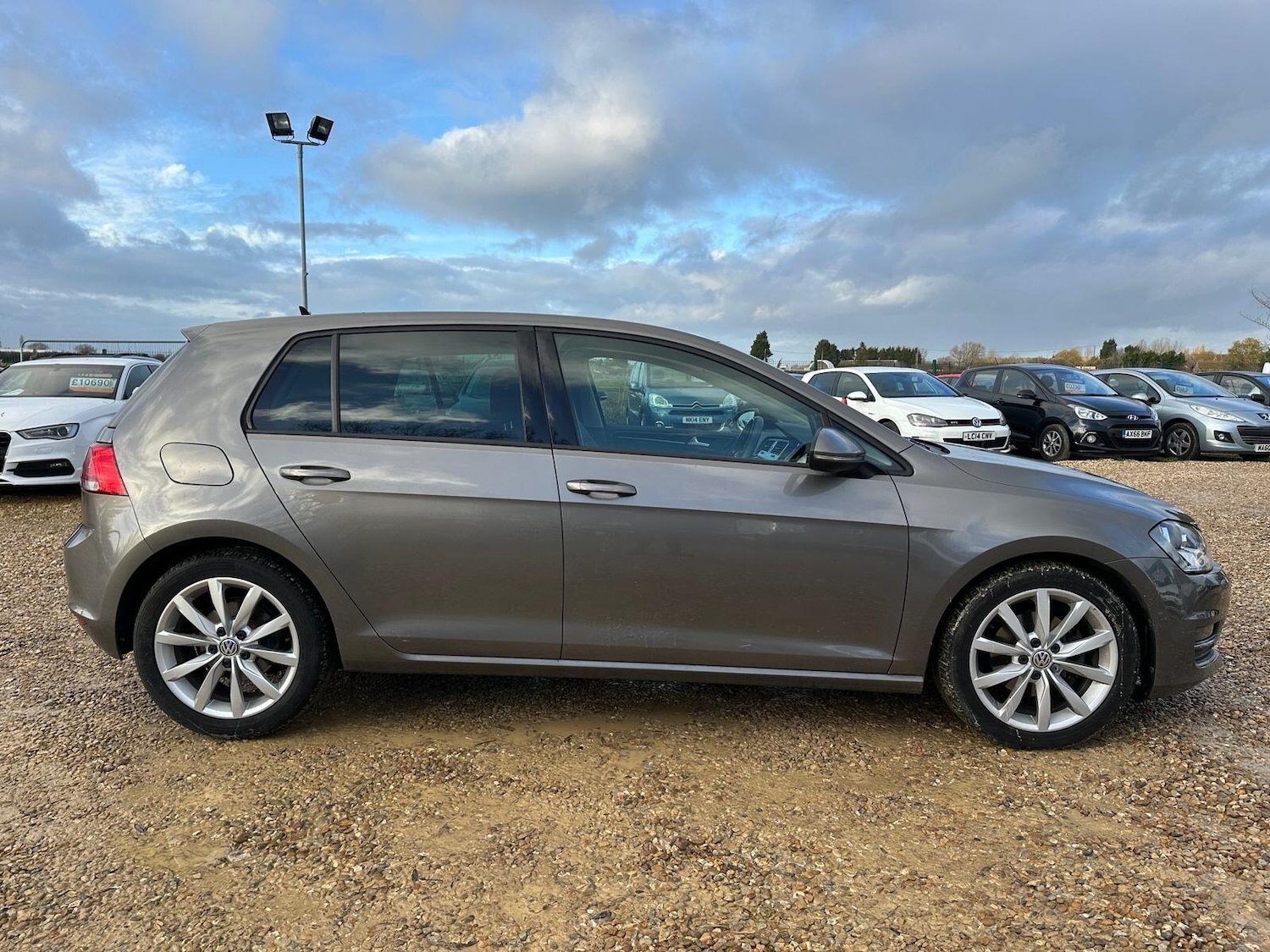 Used Volkswagen Golf 2015 for sale - 77101734: Photo 5