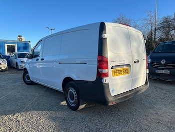 Used Mercedes-Benz Vito 2018 for sale - 77658400: Photo