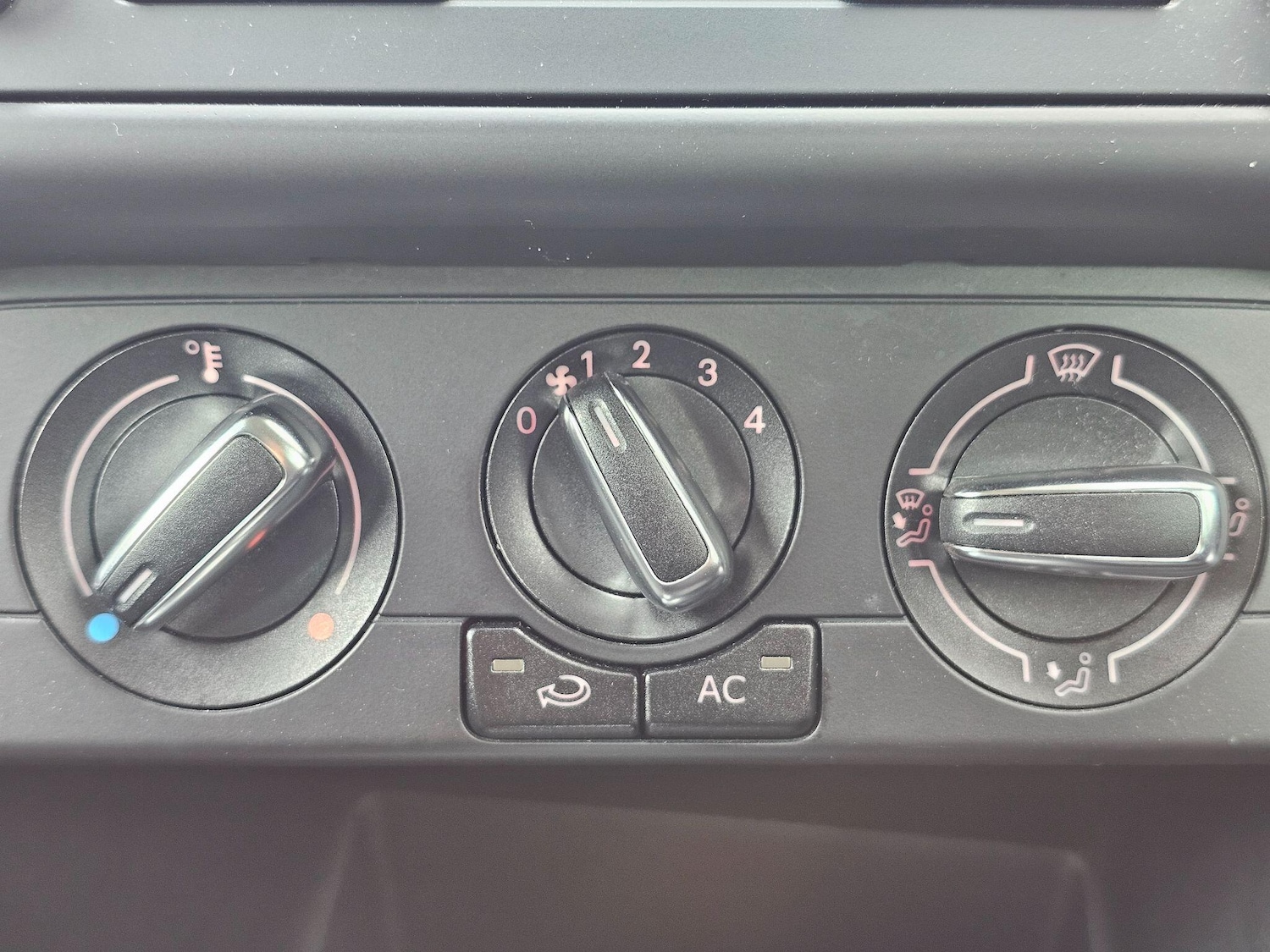 Used Volkswagen Polo 2011 for sale - 77783507: Photo 14