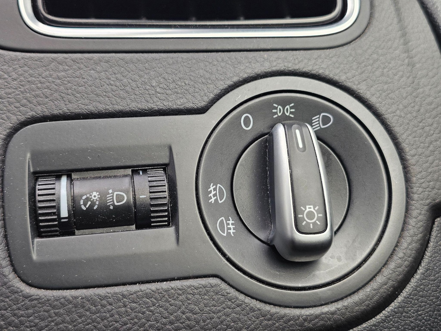 Used Volkswagen Polo 2011 for sale - 77783507: Photo 16