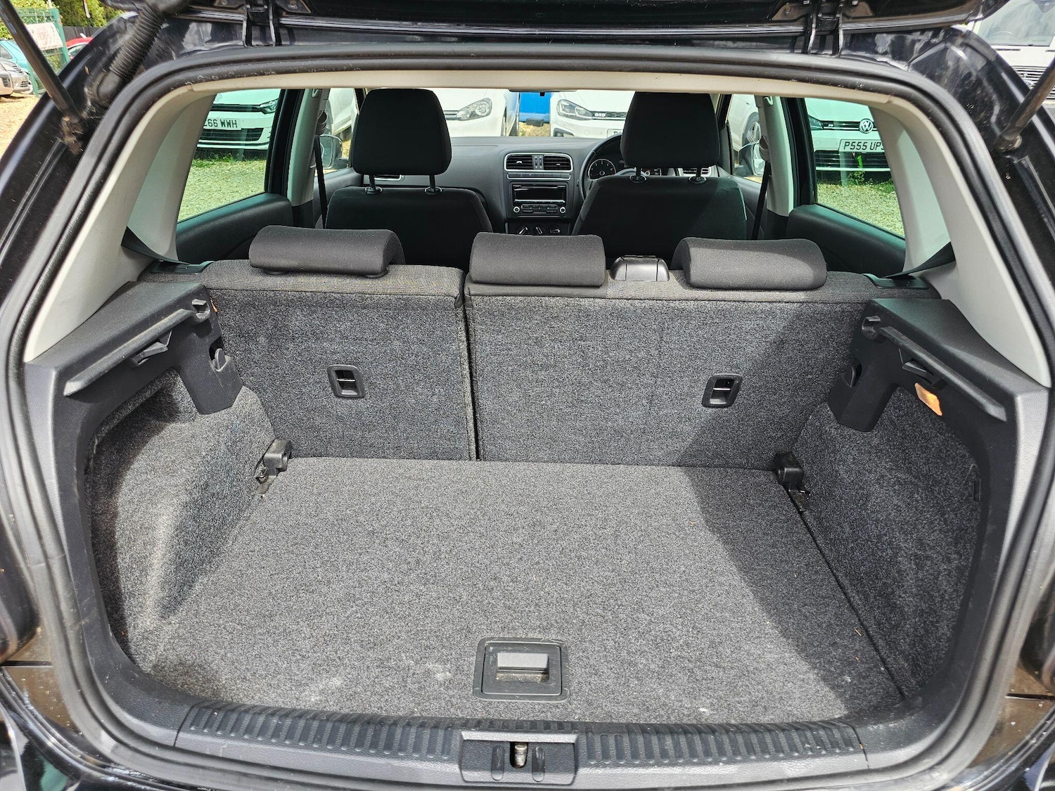 Used Volkswagen Polo 2011 for sale - 77783507: Photo 17