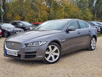 Used Jaguar XE 2016 for sale - 76325913: Photo